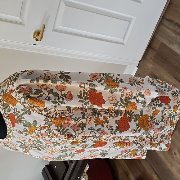 Top - Picture 5 of 16